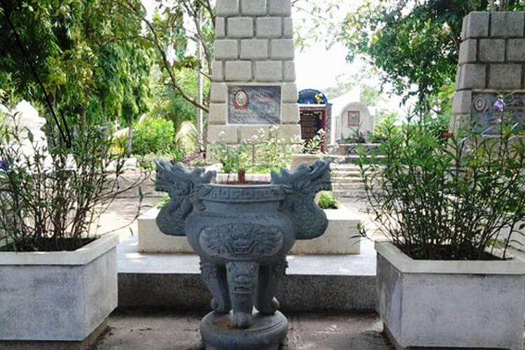 Nhà lưu niệm thi tướng Huỳnh Văn Nghệ