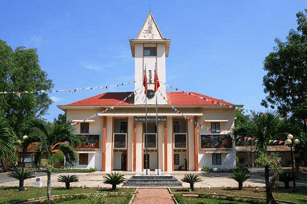 Dinh tỉnh trưởng Phước Thành - Điểm đến du lịch lịch sử